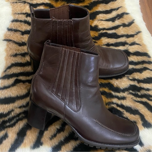 Brown Leather Stacked Heel Gianni Bini Ankle Boots Size 8 1/2 - Picture 3 of 16